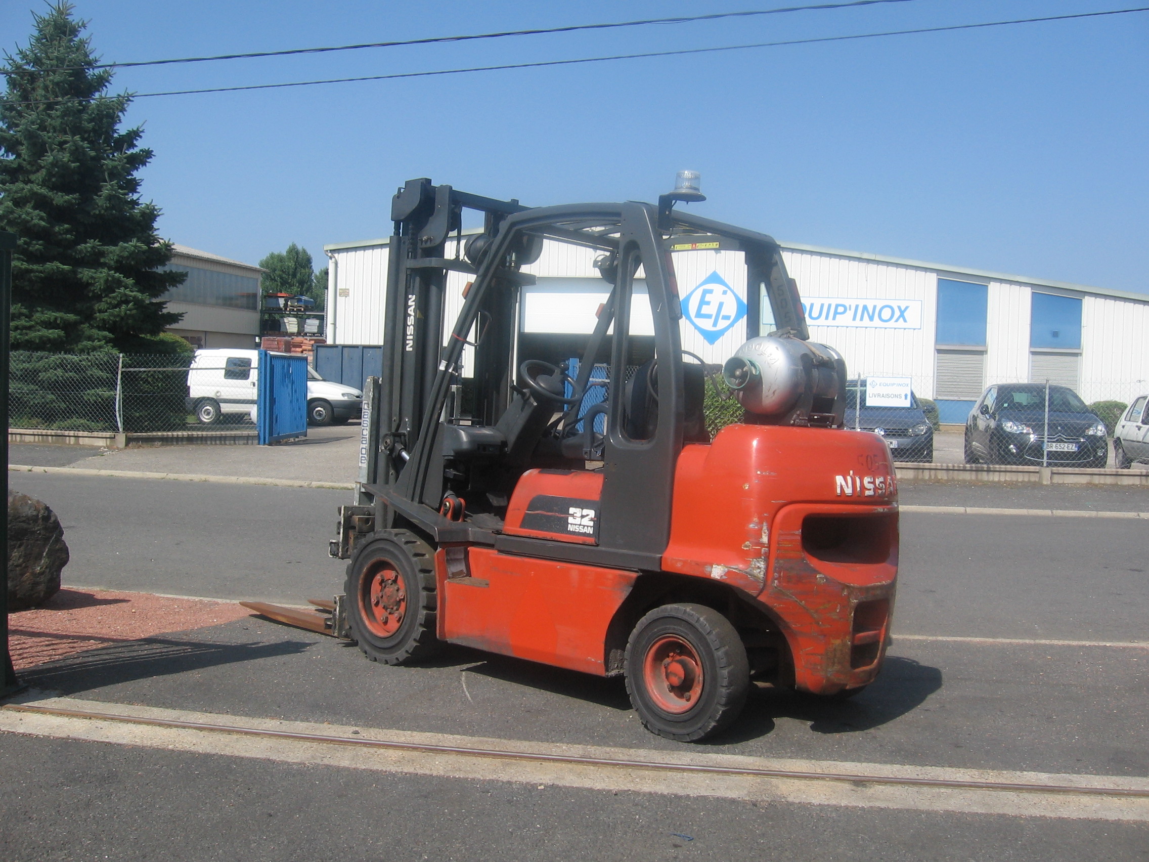 Chariot élévateur NISSAN UGD02A32PQ